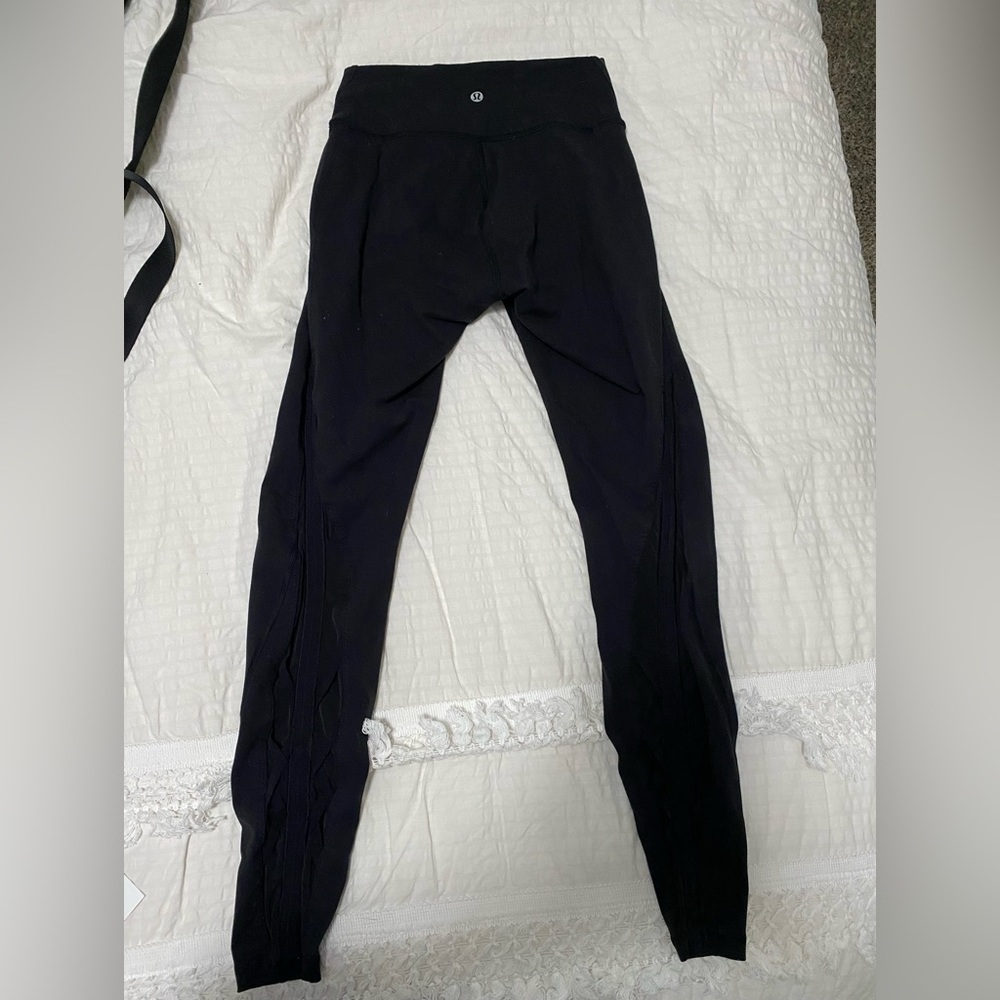 Lululemon size 6 mesh leggings black